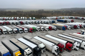 Лукашенко поручил выпустить литовские фуры из Беларуси